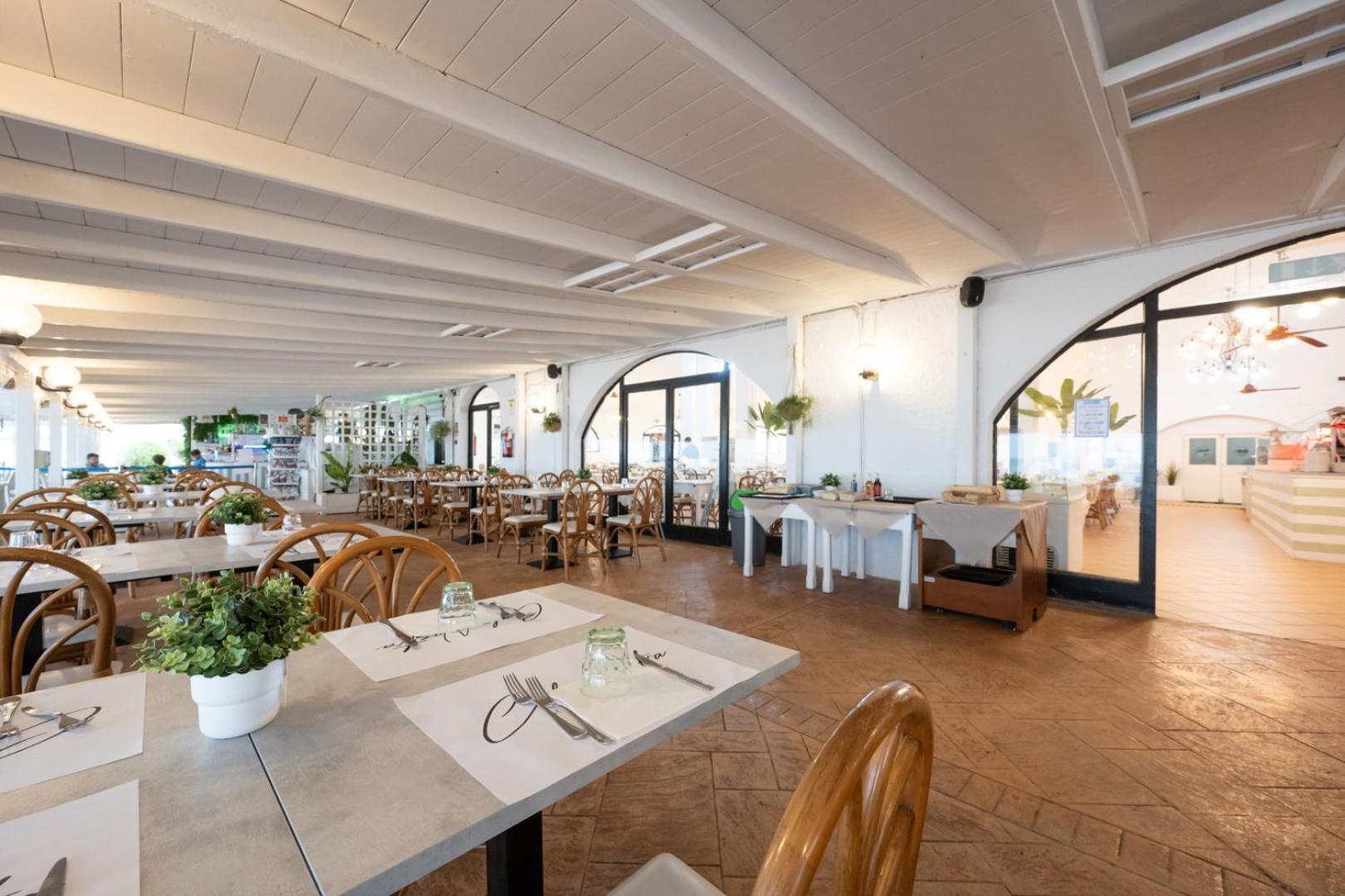 Cala Nostra Resort Марота Екстериор снимка