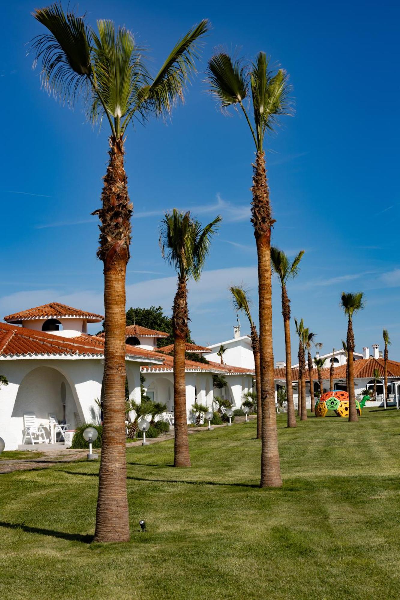 Cala Nostra Resort Марота Екстериор снимка
