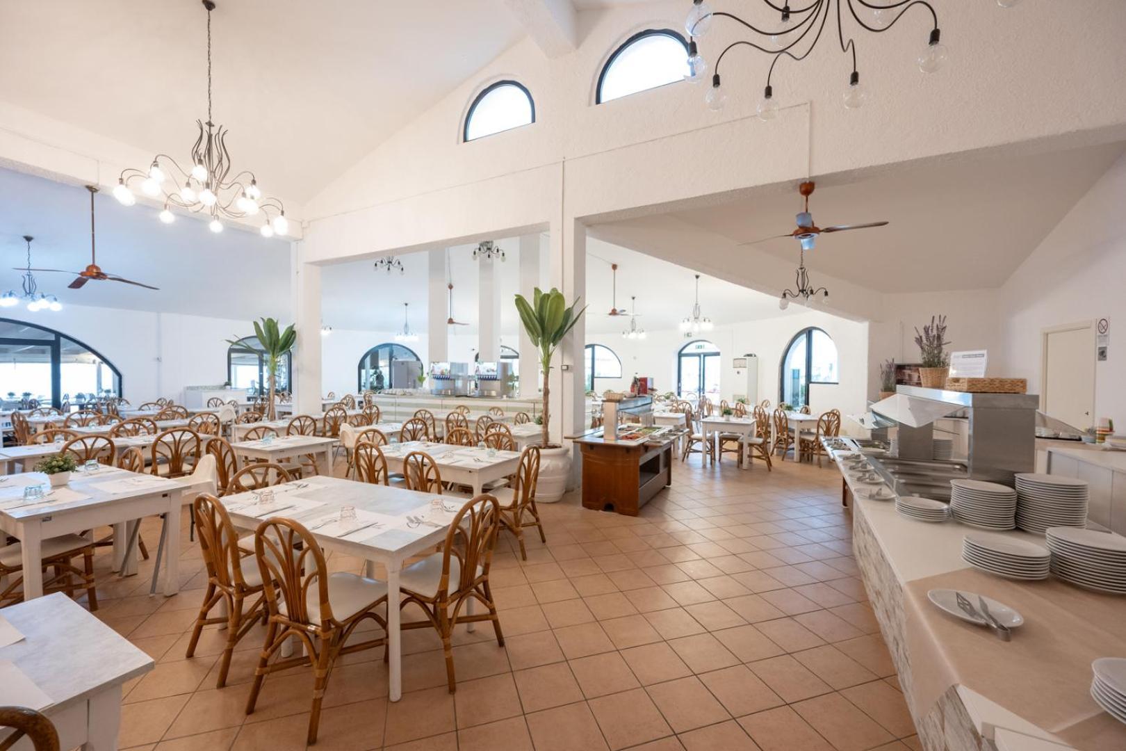 Cala Nostra Resort Марота Екстериор снимка