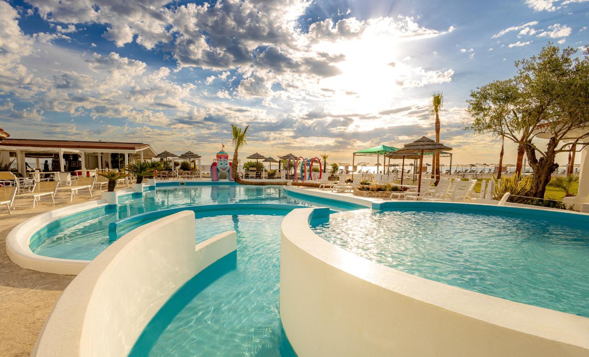 Cala Nostra Resort Марота Екстериор снимка